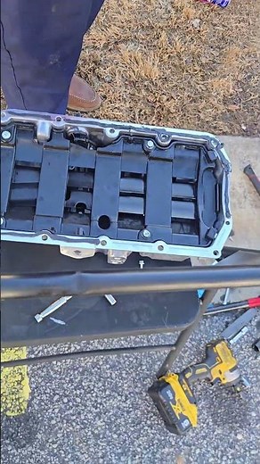 changing the oil pan for a Chevy Cruze 2015 (diesel car) part 3