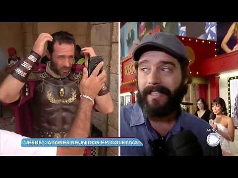 Elenco se reúne em lançamento da novela Jesus