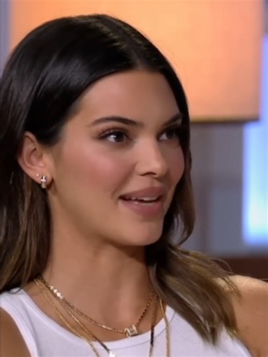 Kendall has a reason for keeping her relationships under wraps. 🤫 Keeping Up With The Kardashians is streaming now on TVNZ  #StreamOn#BravoVault #kuwtk