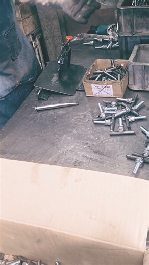 治具紹介 光注意 ボルト 丸棒 溶接 小部品 製品保管状態 医療器具や建設機器、各種パイプ加工の石川工業 群馬県 太田市 1本から対応可能な会社です。＃ステンレス＃手摺＃パイプ曲げ＃東京都＃昭島市
