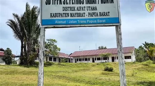 Sanetia Buerama Amor on Instagram: "Pos Konja Gelar Program “Konsumsi” untuk Siswa SD YPPK St. Petrus Yarat Konja Papua Barat Daya — Satgas Yonif 763/SBA Pos Konja melaksanakan kegiatan pembinaan teritorial berupa berbagi makanan kepada siswa-siswi sekolah dasar melalui program “Konsumsi” Pos Konja Solusi untuk Masyarakat Sekitar, yang berlangsung di SD YPPK St. Petrus Yarat Konja, Kabupaten Maybrat, (24/1). Kegiatan ini bertujuan membantu pemenuhan gizi anak-anak sekolah sekaligus mempererat hu