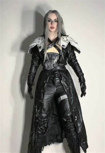 Epic Sephiroth Cosplay Transition