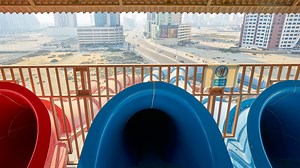 Racer water slide at Wahoo! aqua park on top of the City Centre shopping mall in Manama, Bahrain. https://www.youtube.com/watch?v=b1Ka8ZegHdo&list=PL3Hjn70vuWZ0Zw1R8hdXWkYGE9A909RO4&index=2&t=0s | AmusementForce