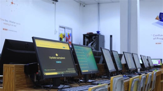 15K views · 548 reactions | Mid ka mid ah Ardayda dhigata Computer Science ee Jaamacadda Somaville | Somaville University | Facebook