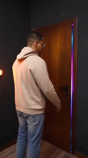 Frases Celebres | Famous Quotes - Virginia Satir El cambio es una puerta que se abre desde dentro. - Virginia Satir #Frasescelebres #Videoscortos #Frasesmotivacionales #Famousquotes #Shortvideos #Motivationalquotes | Ricardo Mejia