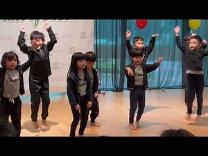 BTS (방탄소년단) 'Dynamite at school graduation dance