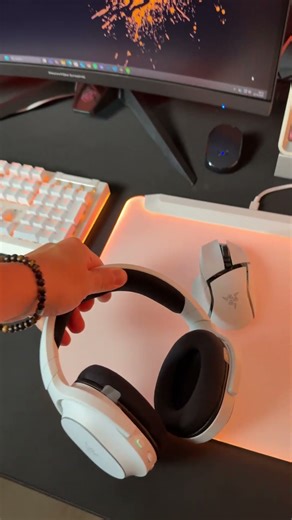 RAZER Setup! #pcbuild #pc #desksetup #gamingpc #gaming #pcsetup #tech