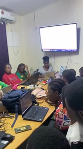 823K views · 42K reactions | Hummmm  bref heureusement que j’ai déjà ma solution , Smart Kids Holiday  parce que je préférai toujours avec un Mark Zuckerberg chez moi et pour cela c’est maintenant qu’en tant que parent je me dois de leur montrer la voix de la réussite | Chelsy suzy | Facebook