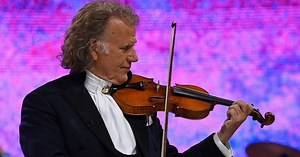 Diaporama : André Rieu marié depuis un demi-siècle à Marjorie, voici à quoi ressemble la femme du riche musicien