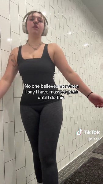 #girlswholift #fitnessmotivaton #gymrat #physique #chestday | fitness girls