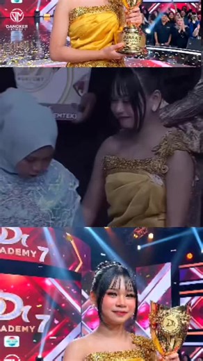 Pendukungrobiapril on Instagram: "MAMAH SAMA APING LUCU BANGET,NAIK LAGI AIR MATANYA KAN😩🤏 #fypppppppppppppppppppppppppppppppppppppppppppppppppppppppppppppppppppppp #fypシ❤️💞❤️ #indonesia #fypシ❤️💞❤️ #fyp"