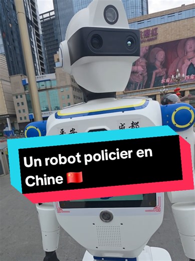 Un robot policier à Chengdu en Chine 🇨🇳 Et il parle anglais! #chine #robot