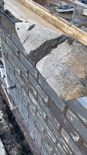 743K views · 7.2K reactions | How To Lay Bricks tricks For Beginners Using a line 隣隣隣隣#brickhouse #bricks | Bricklayer | Facebook