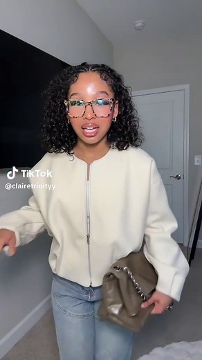 my outfit of the night 🤍 my scent for the night is Oakcha - That Girl & it’s the perfect warm vanilla scent 🥰