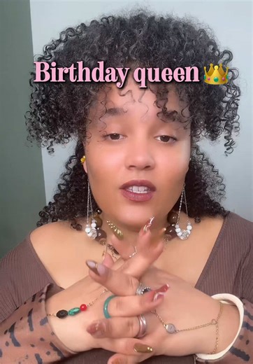 La vidéo parle d’elle même 🥰 C’est mon jour 😁💜 #bijouxfaitsmain #newcollection #upcycling #birthdayqueen #dream