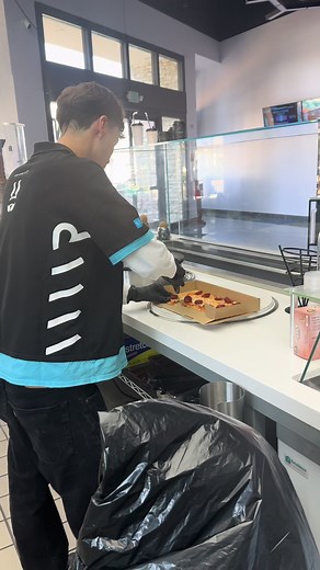 Gotta eat somehow. #gaming #odyssey #vr