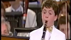 梅萨热《竞赛》演奏者Julian Bliss