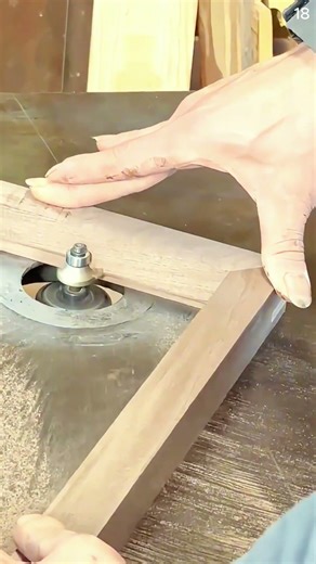 Alat dan mesin khusus untuk memotong papan kayu #shorts