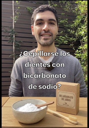 Bicarbonato de sodio para cepillarte los dientes: ¿sirve y cómo usarlo?