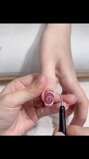 Nail cateye 💅🏻 | Emma Manicure & Pedicure