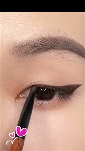 Cat Eye - Liner Tutorial for Beginners #makeup#eyeliner #cateyelook #beauty