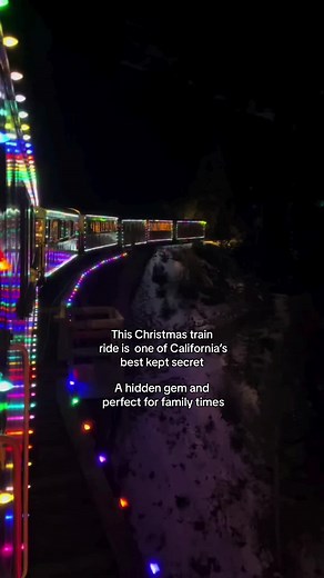 This Christmas train ride is a trip to meet Santa! Definitely recommend to book your tickets early because it seems like the close to December, the more expensive tickets become! Definitely a hidden gem and perfect for family times #fyp #explore #california #hiddengems #orangecounty #losangeles #christmas #thanksgiving