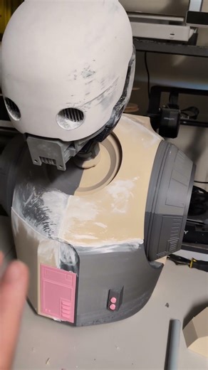 day 6 K2SO build #3dprinting #starwarscosplay #starwars #3dprinted #funny #cosplay