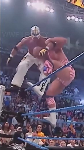 Kurt Angle vs Rey Mysterio ⭐⭐⭐⭐⭐ SmackDown 2002 #shorts