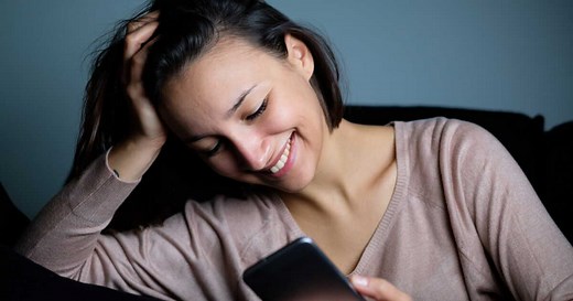 “Amours solitaires” : les 10 plus belles déclarations d'amour par SMS