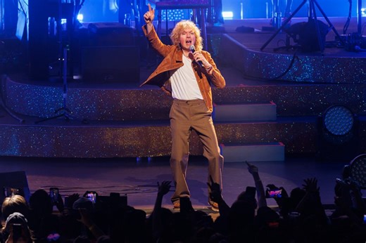 Beck Shares Balladic New Single “Ride Lonesome” -
