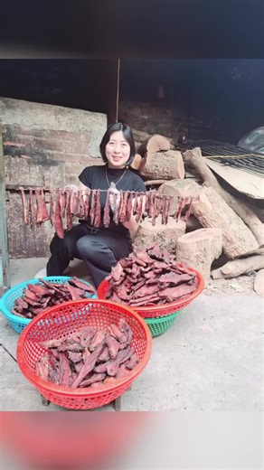 Video của Nguyễn Vân (@vannhi2018) với bản nhạc nhạc nền - Nguyễn Vân