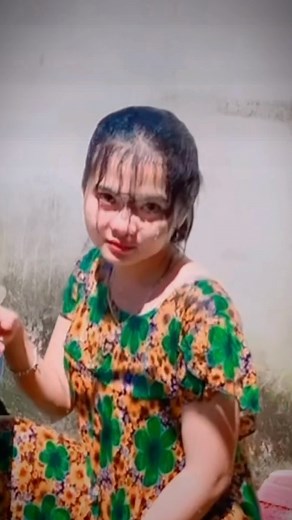 MIMI ONIK-EZEL on Instagram: "Fakta manusia? (konten 3th yg lalu) . . #rellsinstagram #rells #vídeo #2021 #oldmoment"