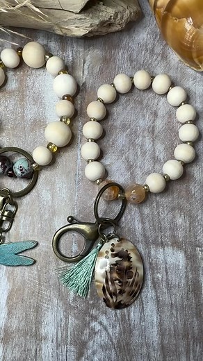 ✨Weekend Vibesdon’t forgot your keys with these awesome Wristlet Key Rings️so functional and fun✨dm to order #keychain #wristlet #keyring #handmadejewelry #armcandy #beadedbracelets #boutiqueshopping #giftshop #multifunctional #jewelry #carkeys #housekeys #popupshop #trunkshow #babylon | Pandemonium Boutiques | Facebook