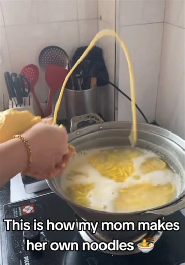 Lionfield's Hilarious Spaghetti Mukbang