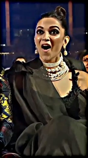 Sidhumoosewala Live Angray 🤗💪In Bollywood Show #bollywoodshows #punjabisong #sidhumoosewala #shorts