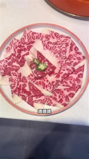 济南路吉炉烤肉搞事！活鳗鱼现捞现烤，滋滋冒油。配菜堆成山，米饭管够，还有柠檬水与灵魂蘸料。138 拿下原价 198 套餐，冲！ （【退款规则】到店核销：随时可退，过期未核销自动退）#吃美式烤肉会胖吗 #火盆烧烤 #鳗鱼饭营养的价值 #日式鳕鱼怎么做 #有灵魂的美食