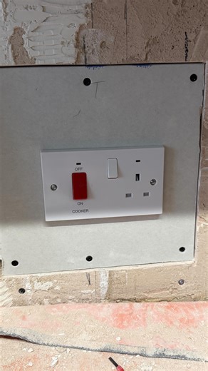 Ryan on Instagram: "Cooker switch to cooker switch with socket👨‍🍳⚡️"