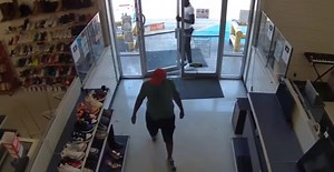Armed Robbery at a pawn shop CCTV Video | Wireless Security Cameras Installation Los Angeles | Wireless Spy Cameras Installation Los Angeles | Digital Surveillance