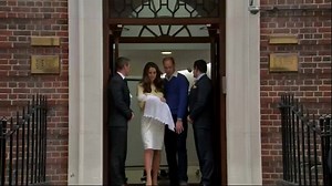First glimpse of the #RoyalBaby! | CBS Evening News