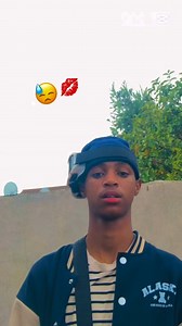 eye contact?? 💋 | Sammy Davis