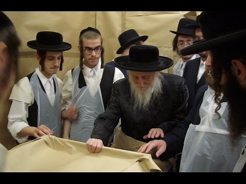 Rare Footage - Satmar Rebbe - Beirach Moshe | סרט נדיר - בעל ברך משה מסאטמאר - ימי פסח