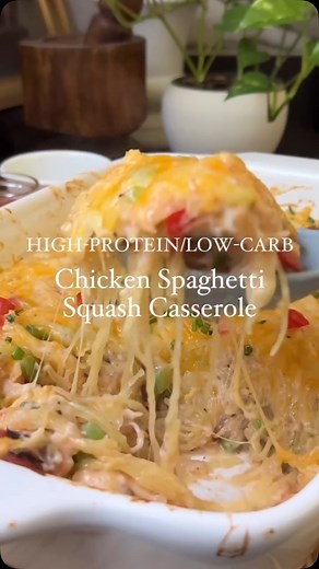 High-Protein, Low-Carb Chicken Spaghetti Squash Casserole 🍽️ This chicken spaghetti squash casserole is the perfect healthy comfort food for those on a low-carb or keto diet! Packed with lean protein, fresh veggies, and creamy cheesy goodness, it’s a wholesome, satisfying meal that you’ll want to add to your weekly dinner rotation. Ingredients: • 1 large spaghetti squash • 2-3 large chicken breasts (about 1.25 lbs) • 1 tbsp Italian seasoning • 1/2 tsp salt • 1 medium green bell pepper, diced • 