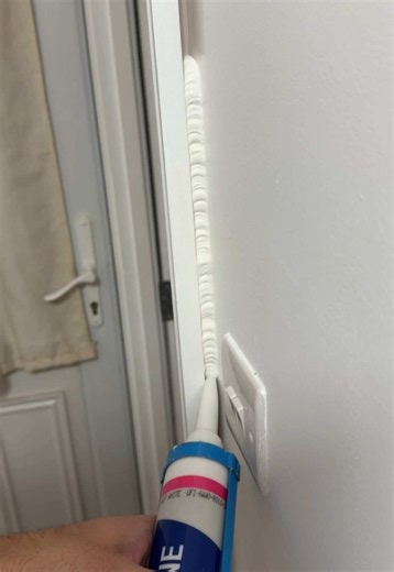How to Seal Large Gaps in Your Home: Shower Screen & Caulking Tips
