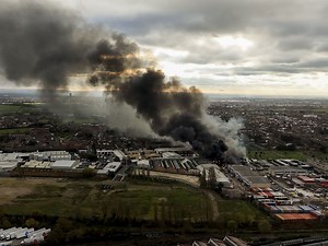 Major incident stood down at London warehouse fire