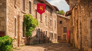 Top des plus beaux villages médiévaux à visiter autour de Lyon