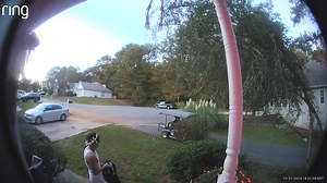 Suspects tried to get away with stealing candy but forgot to put the brakes on their getaway cart >>> https://2wsb.tv/3V2YuQ4 | WSB-TV