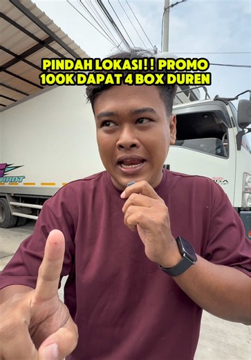 INI NIH DURIAN KUPAS TEGAL YANG KALO BIKIN PROMO BISA DATENGIN 1 KONTAINER 😭🍈 Sekarang tokonya sudah pindah lokasi — tempatnya jadi makin lebar, makin luas, dan ada chiller raksasa biar durian tetap dingin, fresh, dan kualitasnya lebih terjaga buat yang datang maupun yang order. Lagi ada promo juga: 👉 4 box durian kupas = 100 ribu Berlaku 15–25 Januari 2026, bisa beli langsung di tempat atau order via WA admin. Duriannya dijamin manis, tebal, dan nggak mangkel — kalau ternyata kurang enak, ad