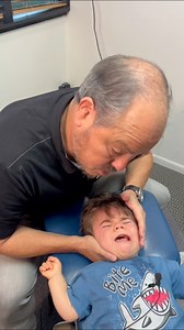 923K views · 3.6K reactions | Chiropractor Cracking Preemie Baby w/ Shunt Hydrocephalus#babychiropractor #speechdelay #delaywalking #speechtherapy#neckcrack #chiropracticforkids #orangecounty #preemiebaby #hydrocephaluswarrior #brainshunt | So Cal Chiropractic | Facebook