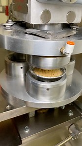 936K views · 1.9K reactions | Mini Pie Crust Machine 襤不 #pie #piecrust #bakery | Foody Fetish | Facebook