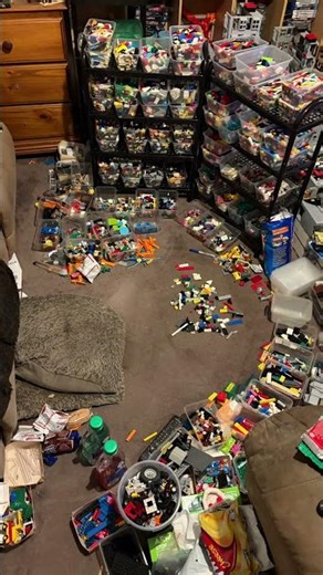 The continuing story of sorting my #Lego purchase of about 75kgs or so. That’s about 165lbs.